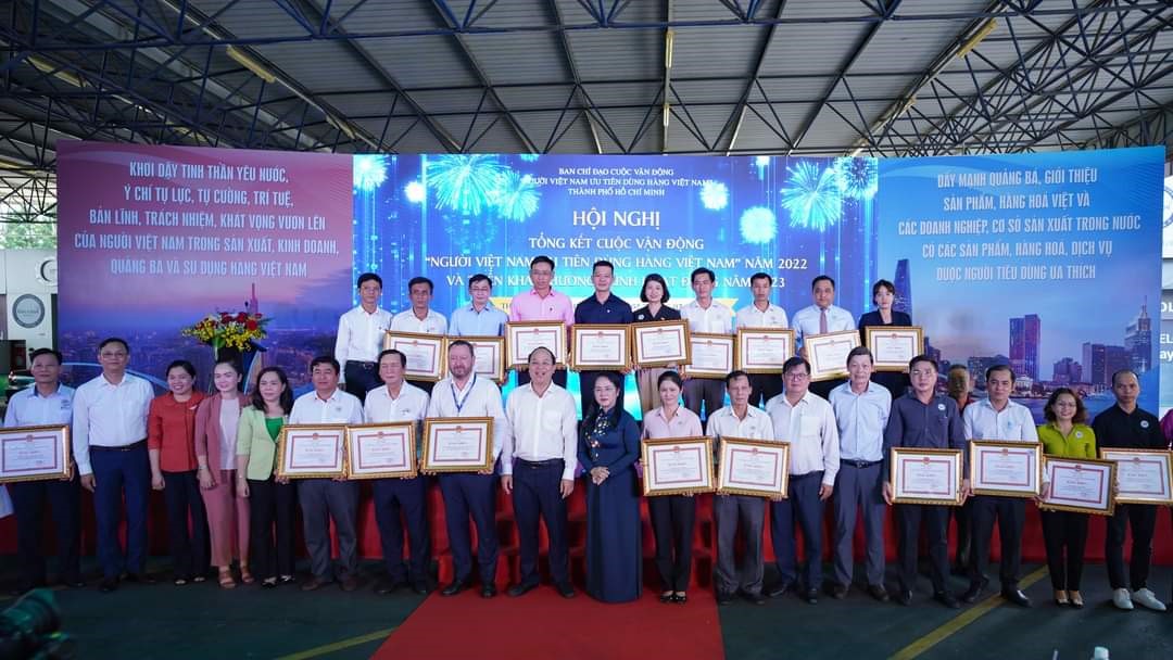 Chợ Bình Điền vinh dự nhận bằng khen của UBND TP.HCM vì đã có thành tích xuất sắc trong thực hiện cuộc vận động “Người Việt Nam ưu tiên dùng hàng Việt Nam” trên địa bàn Thành phố năm 2022.