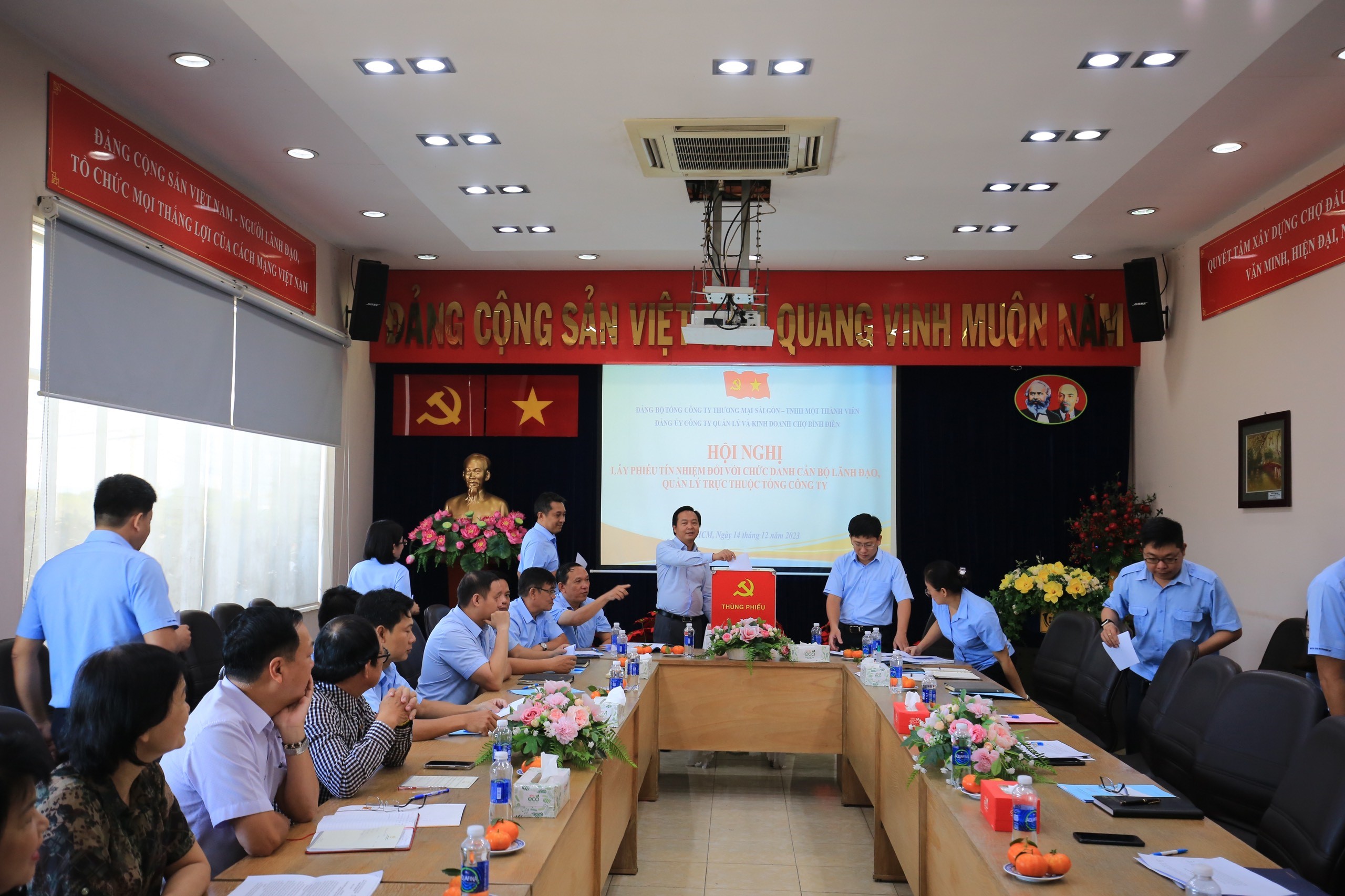 Đồng chí Phan Thành Tân – Đảng ủy viên Tổng Công ty, Bí thư Đảng ủy, Giám đốc Công ty Chợ Bình Điền có số phiếu tín nhiệm cao tuyệt đối